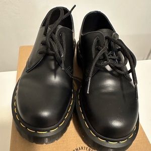 Dr. Martin 1461 Bex smooth leather. *Only worn once.*